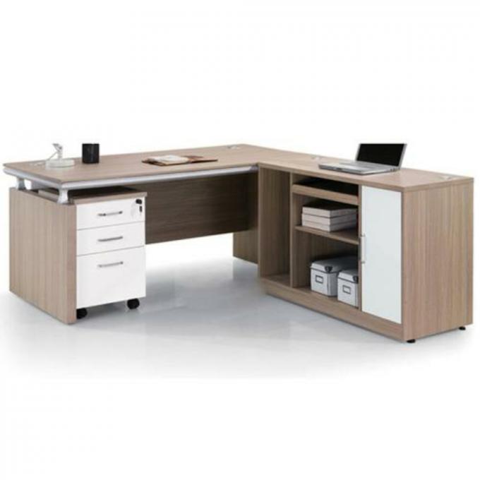 Muebles de oficinas industriales del tablero de partícula del estilo del desván para el personal de la compañía que trabaja L forma