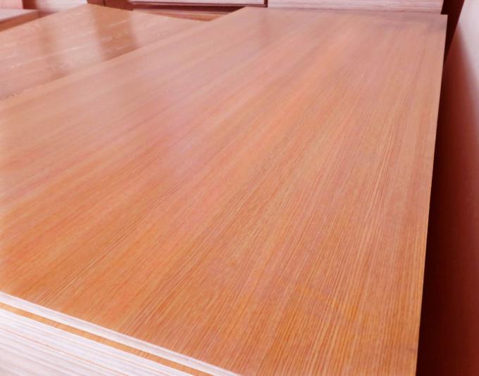 Los paneles de madera decorativos del tablero del MDF de la madera dura impermeable/del MDF de la chapa de la construcción