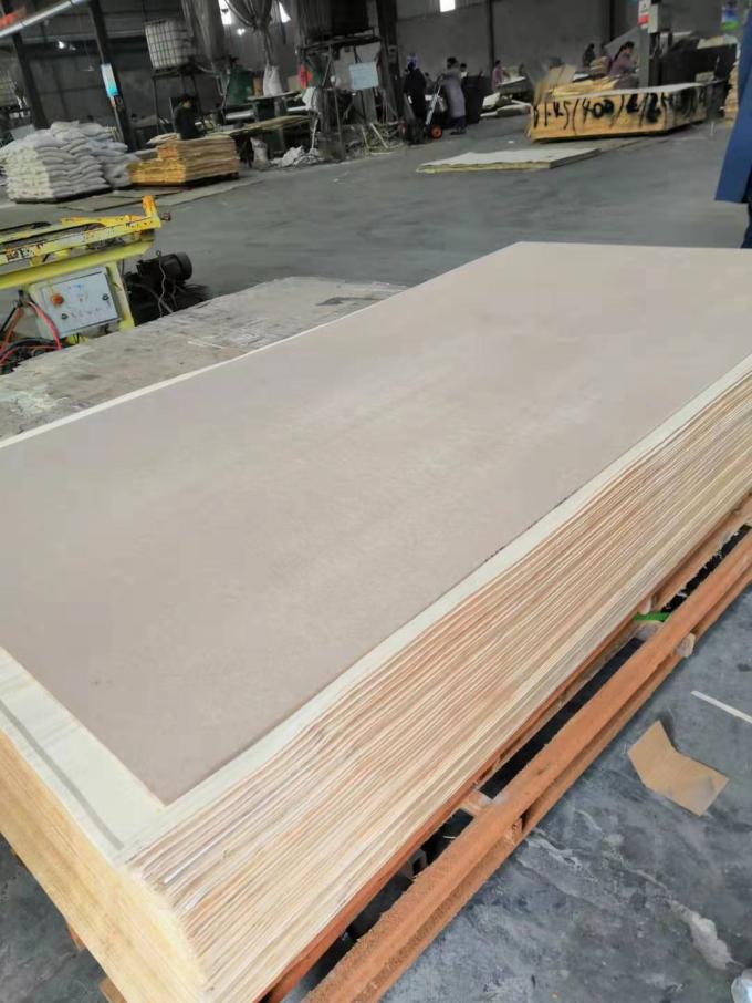 El tamaño estándar chapeó los paneles/construcción del MDF que solaba el revestimiento de madera de madera del MDF