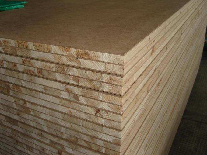 La base del pino del grado E1 chapeó el tablero del bloque, tablero del bloque de la madera dura del panel de pared 18-45m m