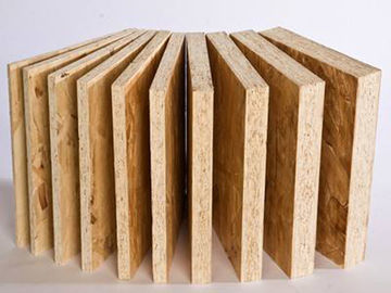 La madera resistente de agua del tablero del pegamento OSB de WBP, casera de la decoración OSB artesona 9-30m m